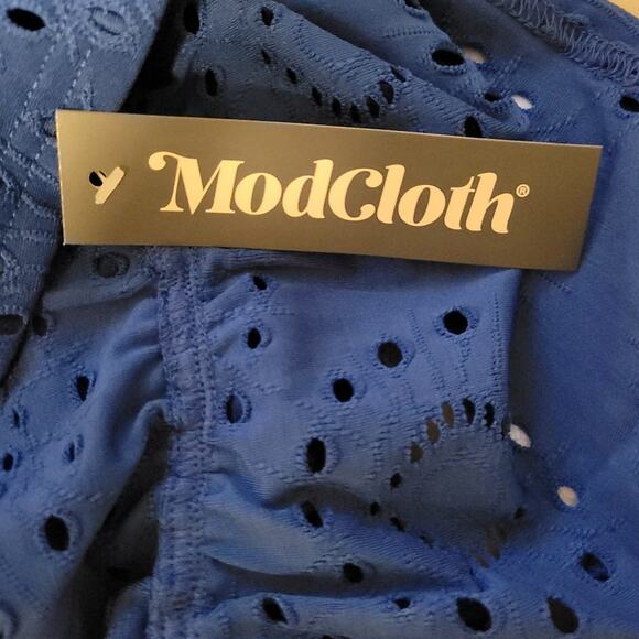 ModCloth Sought After in Sapphire Eyelet Halter Top Beachy Summer Coastal Sz 2X - Picture 3 of 7